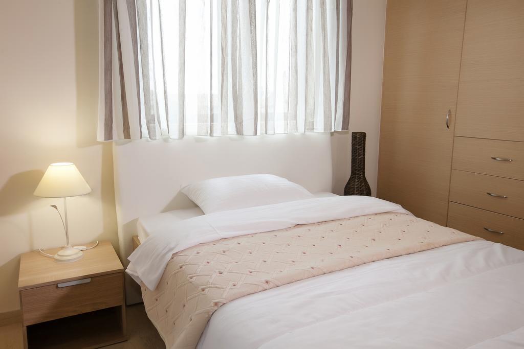 Petra Thea Apartment Kalamata Esterno foto