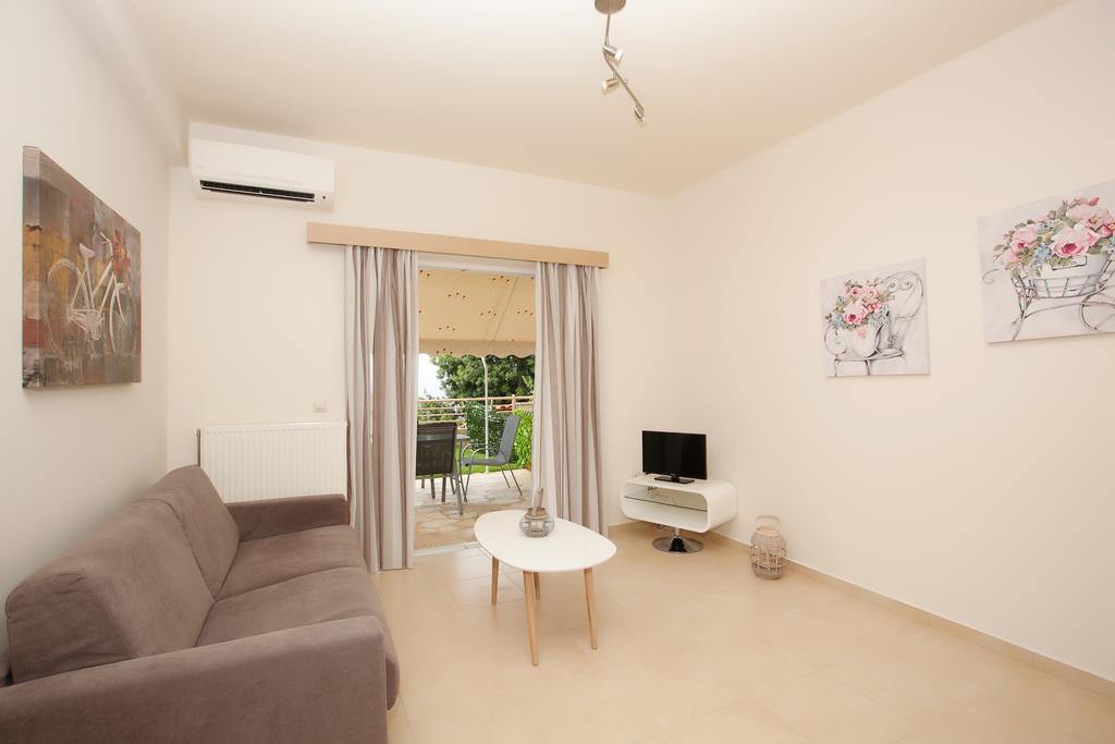 Petra Thea Apartment Kalamata Esterno foto