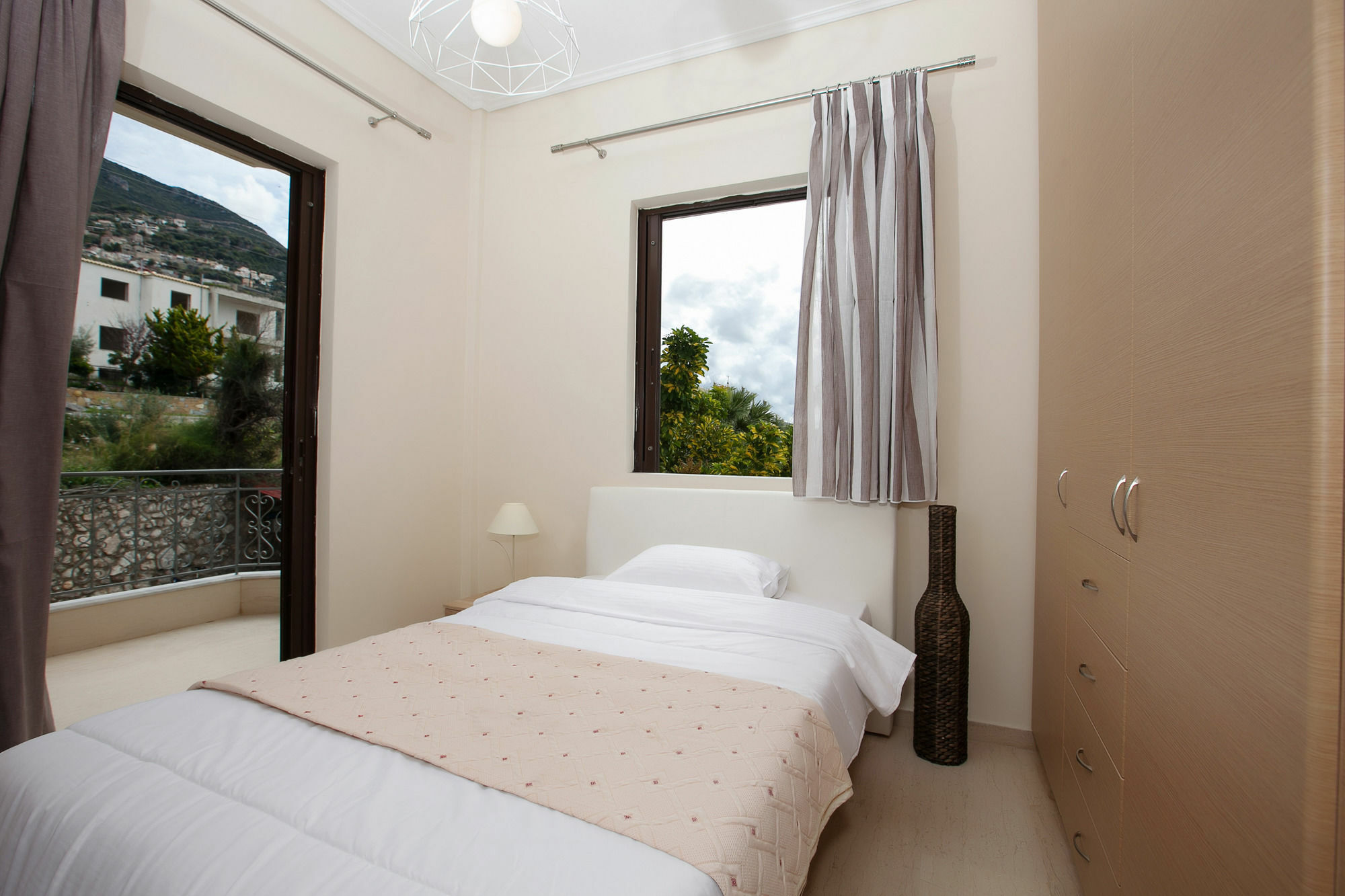 Petra Thea Apartment Kalamata Esterno foto